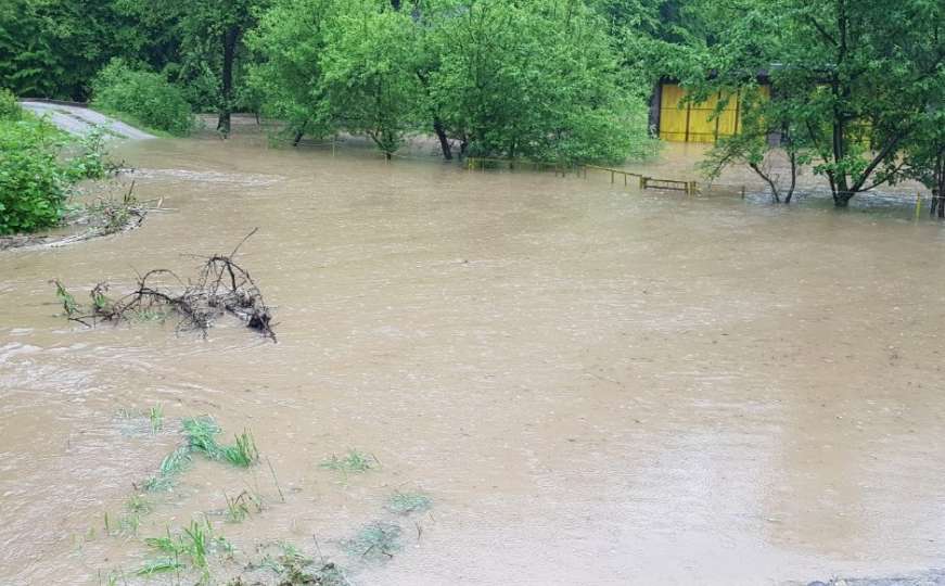 Vodostaj konstantno raste: Bosanska Krupa proglasila stanje prirodne nepogode